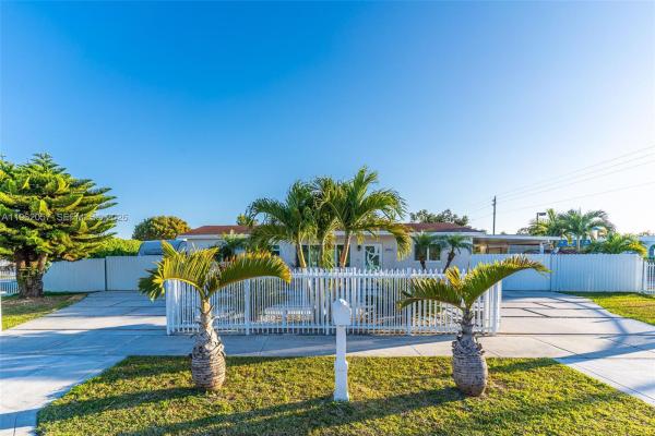 Lee Bell Homes, 14790 SW 285th St, Leisure City, Florida 33033, image 3