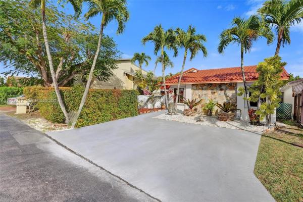 3515 SW 113th Ct, Unincorporated Dade County, Florida 33165, image 1