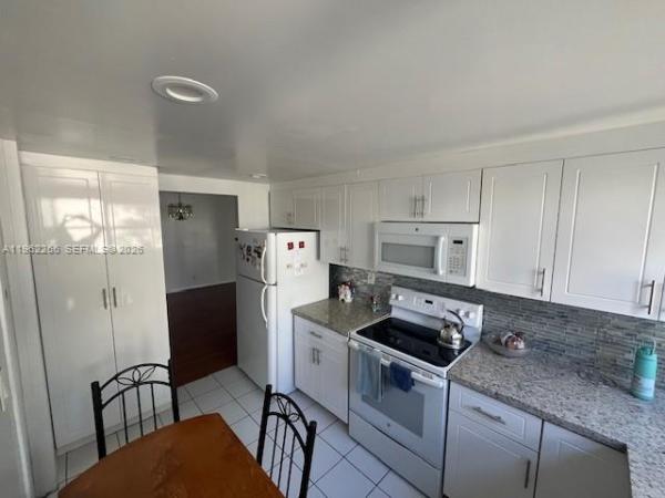 920 NE 199th St #4S, Unincorporated Dade County, Florida 33179, image 1