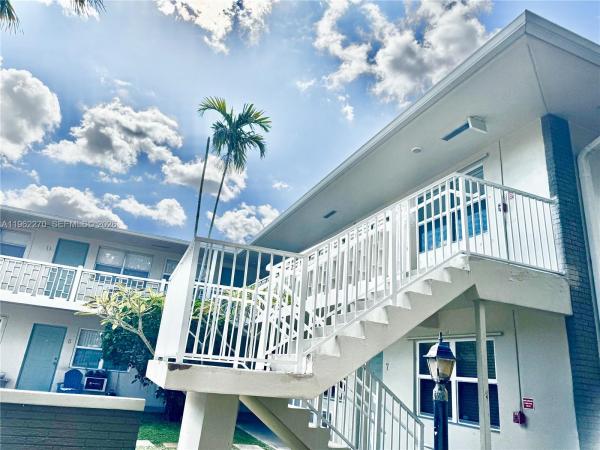 Astor, 3500 Harrison St #8, Hollywood, Florida 33021, image 1