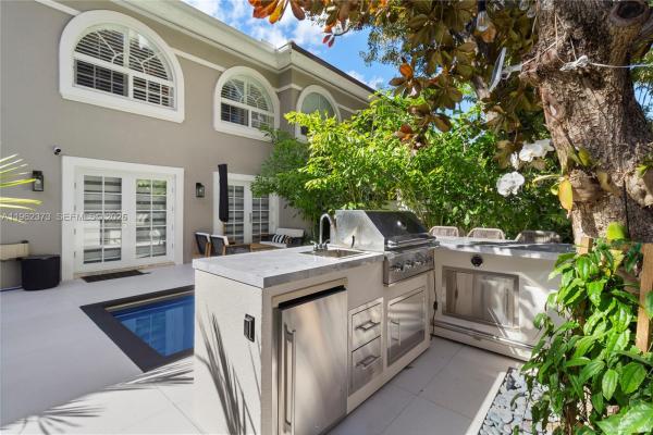 Enchanted Grove, 2813 Day Ave, Miami, Florida 33133, image 3