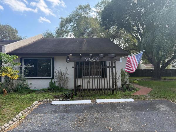 East Lakes Townhomes, 9850 NW 15th Ct #9850, Pembroke Pines, Florida 33024, image 1