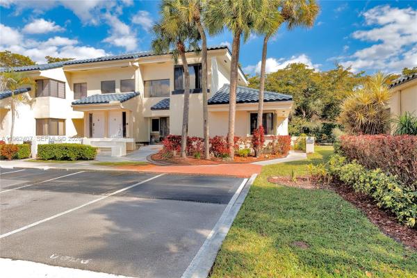 8025 NW 15th Mnr, Plantation, Florida 33322, image 1