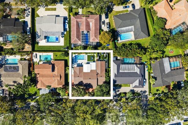 Loch Lomond, 16140 Aberdeen Way, Miami Lakes, Florida 33014, image 3