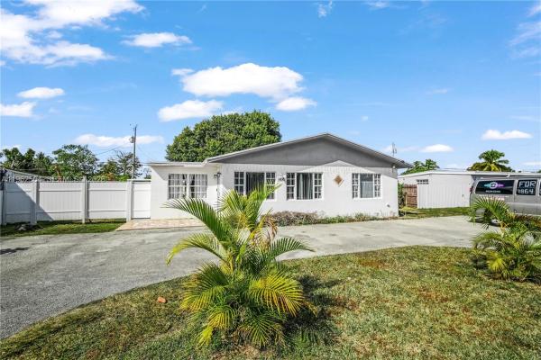 4630 SW 97th Ave, Unincorporated Dade County, Florida 33165, image 1