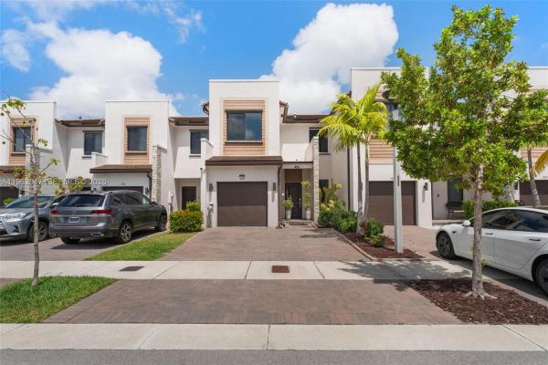 549 NE 206th Ln, Unincorporated Dade County, Florida 33179, image 1