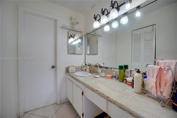 Sunrise Lakes 4, 2901 N Nob Hill Rd #303, Sunrise, Florida 33322, image 1