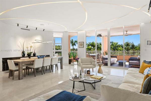 Lake Villa, 747 Crandon Blvd #409, Key Biscayne, Florida 33149, image 1