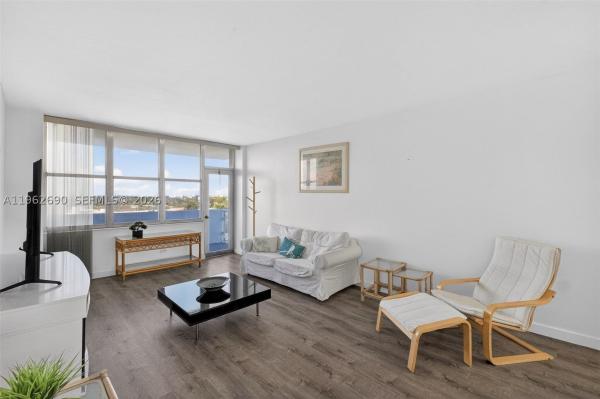 Parkview Point, 7441 Wayne Ave #8J, Miami Beach, Florida 33141, image 3