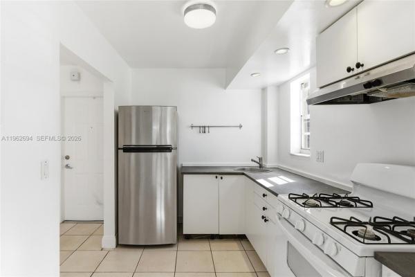 Villas Of Pinecrest, 6705 N Kendall Dr #306, Pinecrest, Florida 33156, image 1