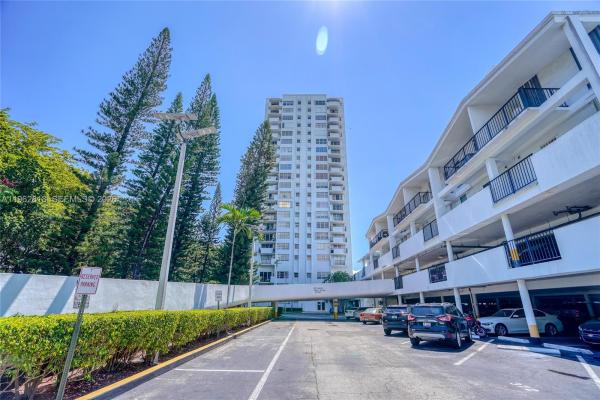 Commodore Plaza Century, 2780 NE 183rd St #1204, Aventura, Florida 33160, image 2