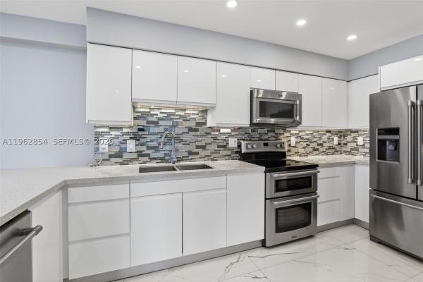 Hidden Bay, 3370 NE 190th St #1501, Aventura, Florida 33180, image 2