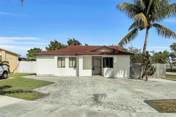 12201 SW 194th Ter, Unincorporated Dade County, Florida 33177, image 1