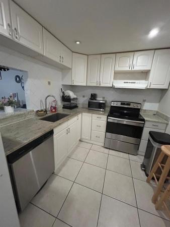 Heritage Circle, 4314 NW 9th Ave #5-3H, Deerfield Beach, Florida 33064, image 1