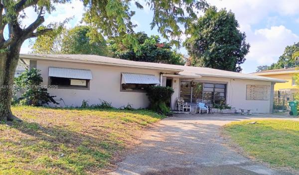 1040 NW 149th St, Unincorporated Dade County, Florida 33168, image 1