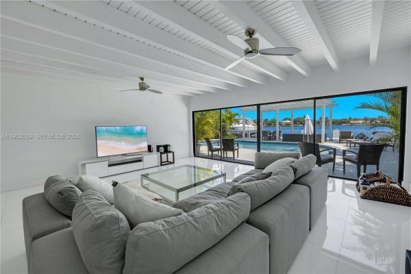 Biscayne Beach, 1405 Stillwater Dr, Miami Beach, Florida 33141, image 2