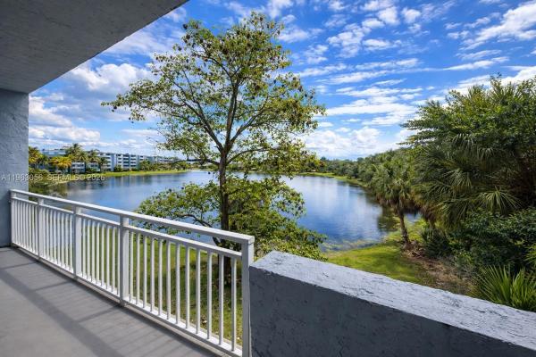 9351 Fontainebleau Blvd #B312, Unincorporated Dade County, Florida 33172, image 1