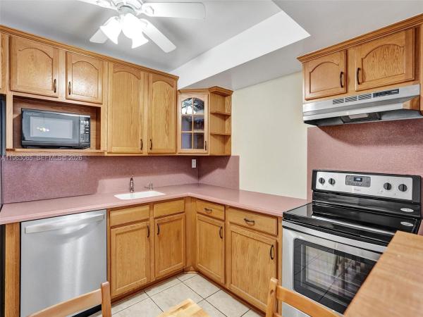 De Soto Park North, 2001 Atlantic Shores Blvd #419, Hallandale Beach, Florida 33009, image 1