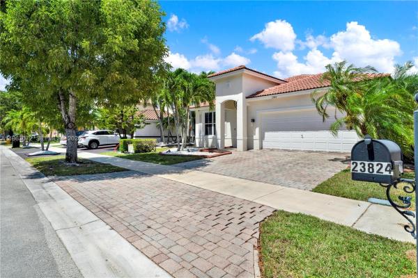Spicewood, 23824 SW 107th Pl, Princeton, Florida 33032, image 2