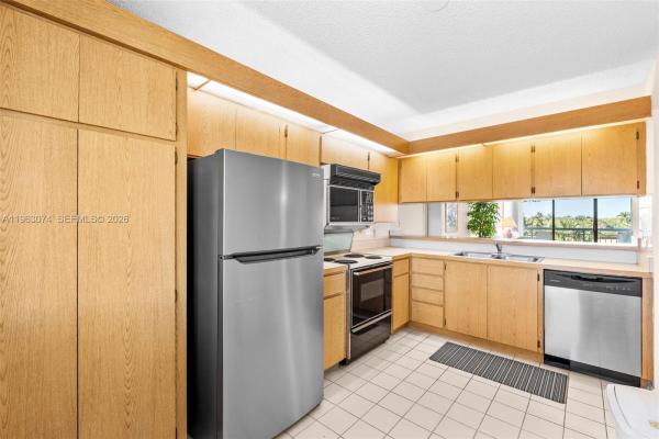 Whitehall Village, 2811 Village Blvd #404, West Palm Beach, Florida 33409, image 2