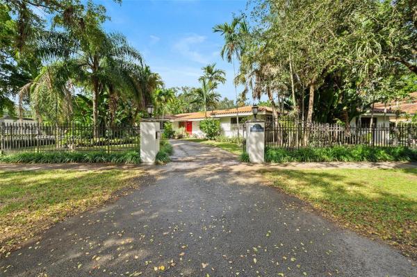Granada, 1240 Ferdinand St, Coral Gables, Florida 33134, image 3