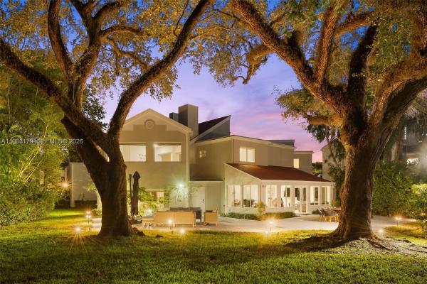 1961 S Oak Haven Cir, Unincorporated Dade County, Florida 33179, image 1