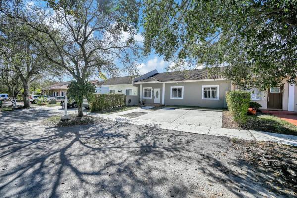 Green Gables, 940 NE 13th Ave, Homestead, Florida 33033, image 1