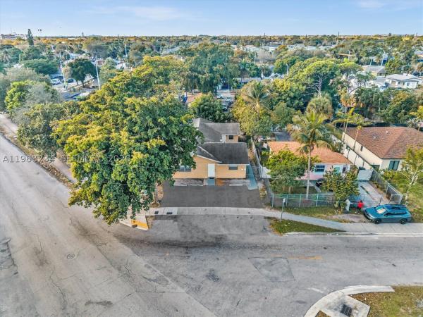 Franklin Park, 2512 NW 9th Pl #1-2, Fort Lauderdale, Florida 33311, image 2