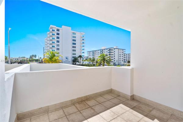 Trafalgar Towers, 1410 S Ocean Dr #208, Hollywood, Florida 33019, image 1
