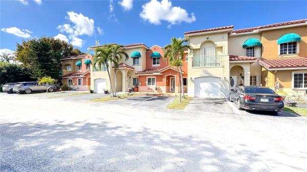 Bonita Golfview Townvillas, 17360 NW 69th Ct #204, Country Club, Florida 33015, image 3