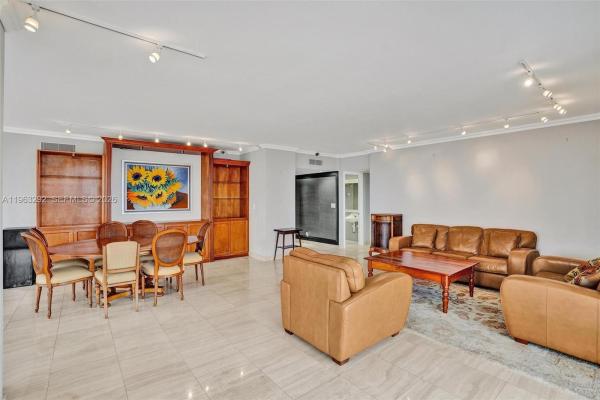 Turnberry Towers, 19355 Turnberry Way #8K, Aventura, Florida 33180, image 3