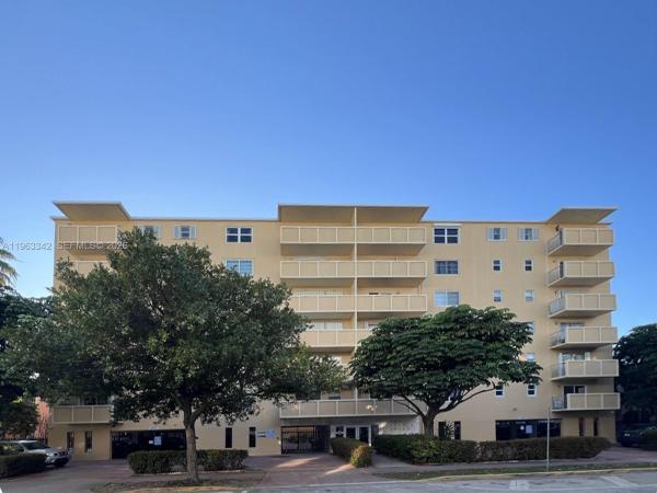 Penn Terrace Towers, 730 Pennsylvania Ave #301, Miami Beach, Florida 33139, image 2