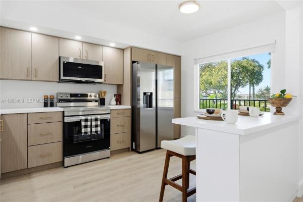 Cambridge At Century Village, 901 SW 128th Ter #204A, Pembroke Pines, Florida 33027, image 2