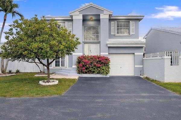 6322 SW 112th Pl, Unincorporated Dade County, Florida 33173, image 1