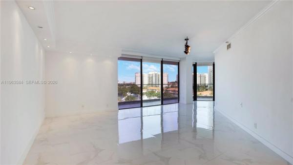 Turnberry Isle North, 19707 Turnberry Way #8B, Aventura, Florida 33180, image 3