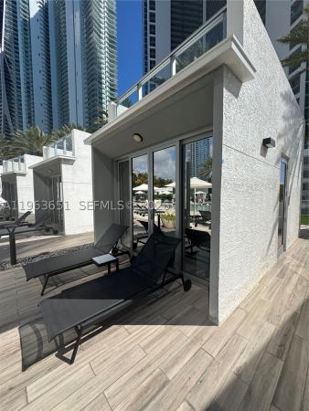 Paramount Miami Worldcenter, 851 NE 1st Ave #7, Miami, Florida 33132, image 1