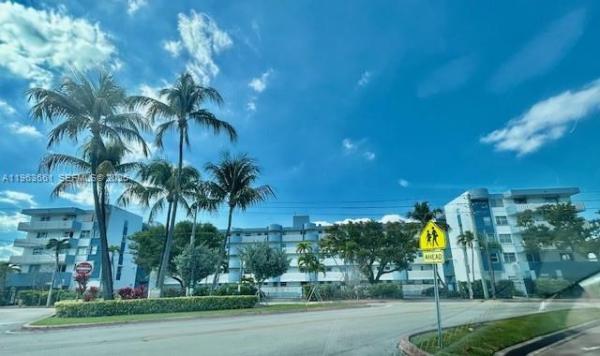 Waterway Plaza, 7900 Tatum Waterway Dr #214, Miami Beach, Florida 33141, image 1