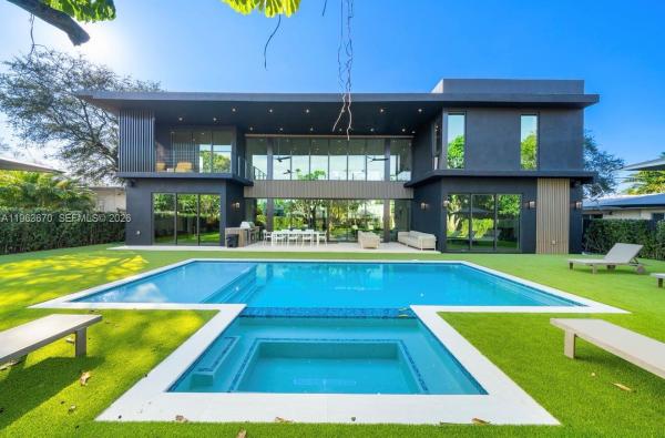 19701 NE 21st Ct, Unincorporated Dade County, Florida 33179, image 1