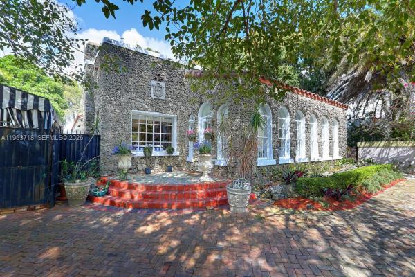 Shenandoah, 1755 SW 10th St, Miami, Florida 33135, image 2