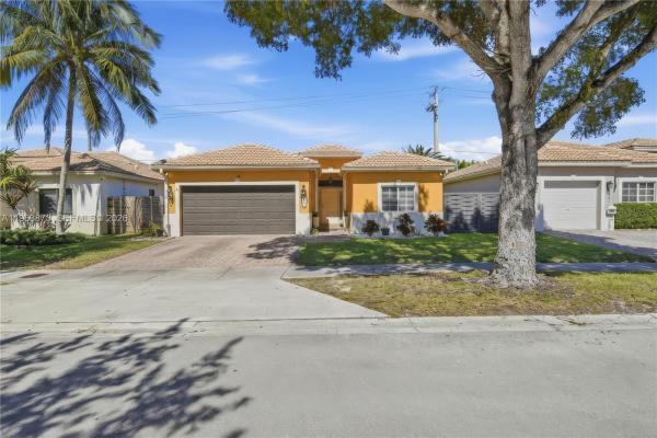 Pelican Bay At Old Cutler Lakes, 9071 SW 208th Ter, Cutler Bay, Florida 33189, image 2