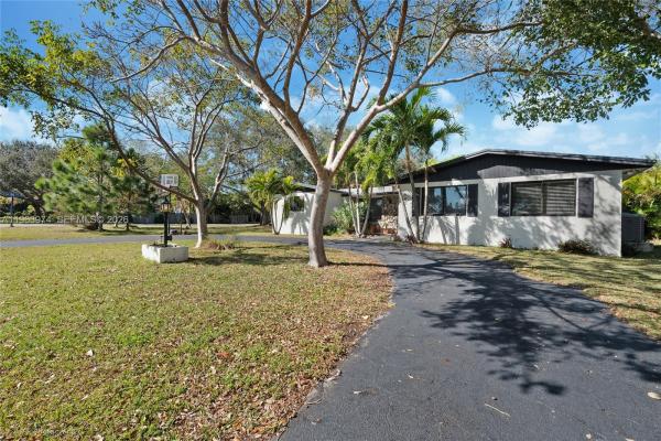 Malbrook, 8425 SW 174th St, Palmetto Bay, Florida 33157, image 2
