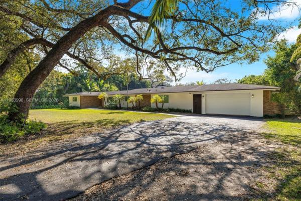 10110 SW 66th St, Unincorporated Dade County, Florida 33173, image 1