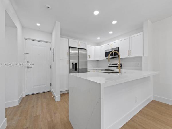 Village Of Kings Creek, 8101 Camino Real #C-320, Glenvar Heights, Florida 33143, image 1