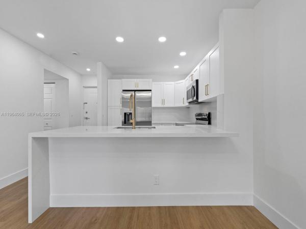 Village Of Kings Creek, 8101 Camino Real #C-320, Glenvar Heights, Florida 33143, image 2