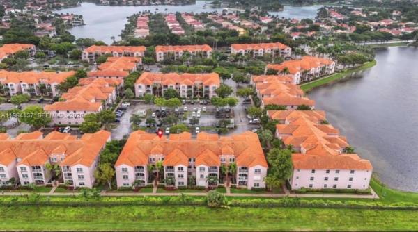 The Courts At Doral Isles, 6440 NW 114th Ave #424, Doral, Florida 33178, image 2