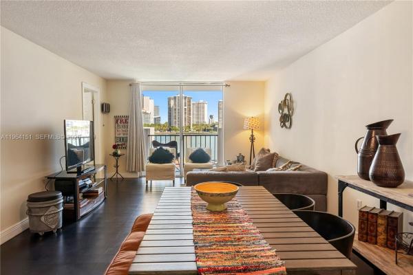 Commodore Plaza Tower, 2750 NE 183rd St #401, Aventura, Florida 33160, image 2