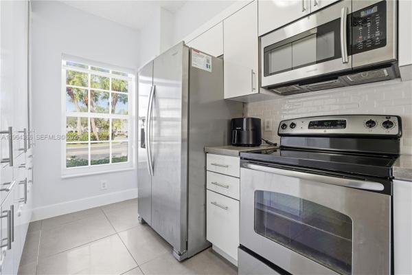 Coconuts, 2 Simonton Cir, Weston, Florida 33326, image 1