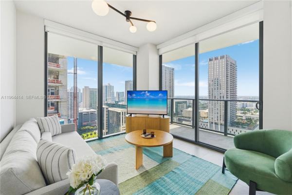 11 NE 6th #2901, Miami, Florida 33132, image 2