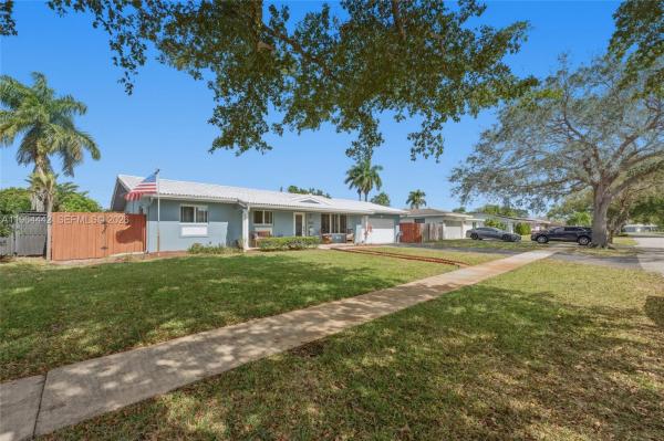 Mirror Lake Estates, 7221 NW 10th Ct, Plantation, Florida 33313, image 2
