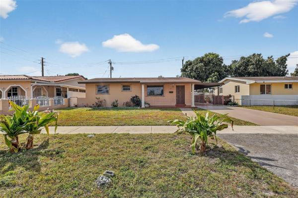 Lisa Manor, 1010 W 33rd Pl, Hialeah, Florida 33012, image 2